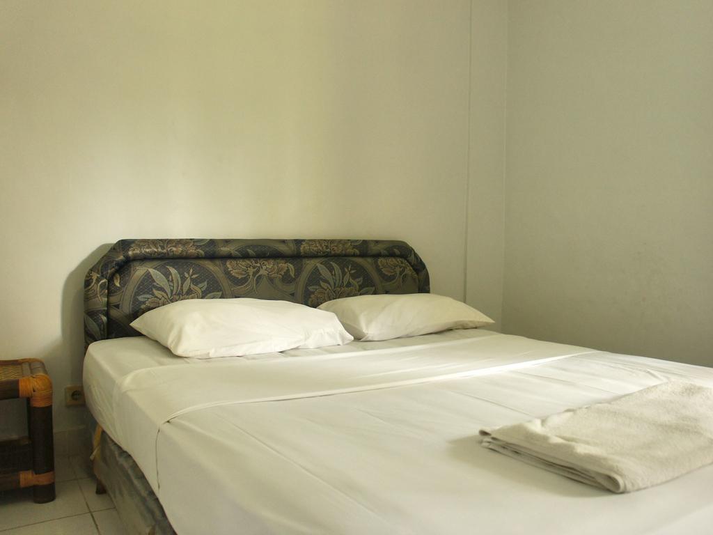 Ned's Hide-away Wisma tamu 2*